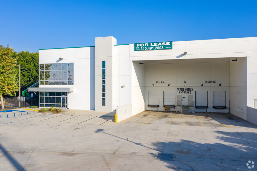 5560-5564 E 61st St, Commerce, CA for lease - Building Photo - Image 2 of 8