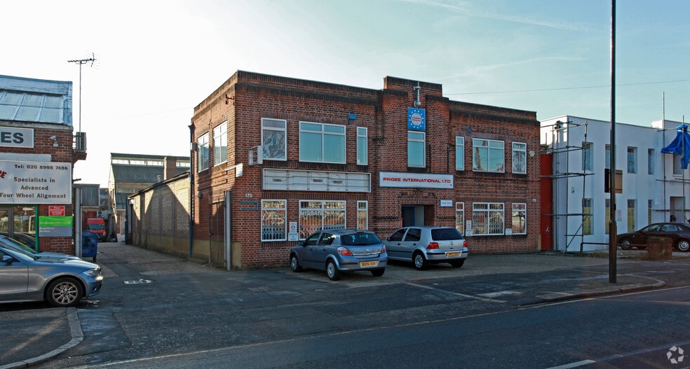 175 Bilton Rd, Greenford for sale - Primary Photo - Image 1 of 2