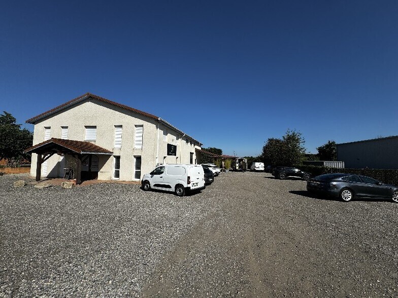 Flex in VILLETTE-D'ANTHON for sale - Building Photo - Image 1 of 17