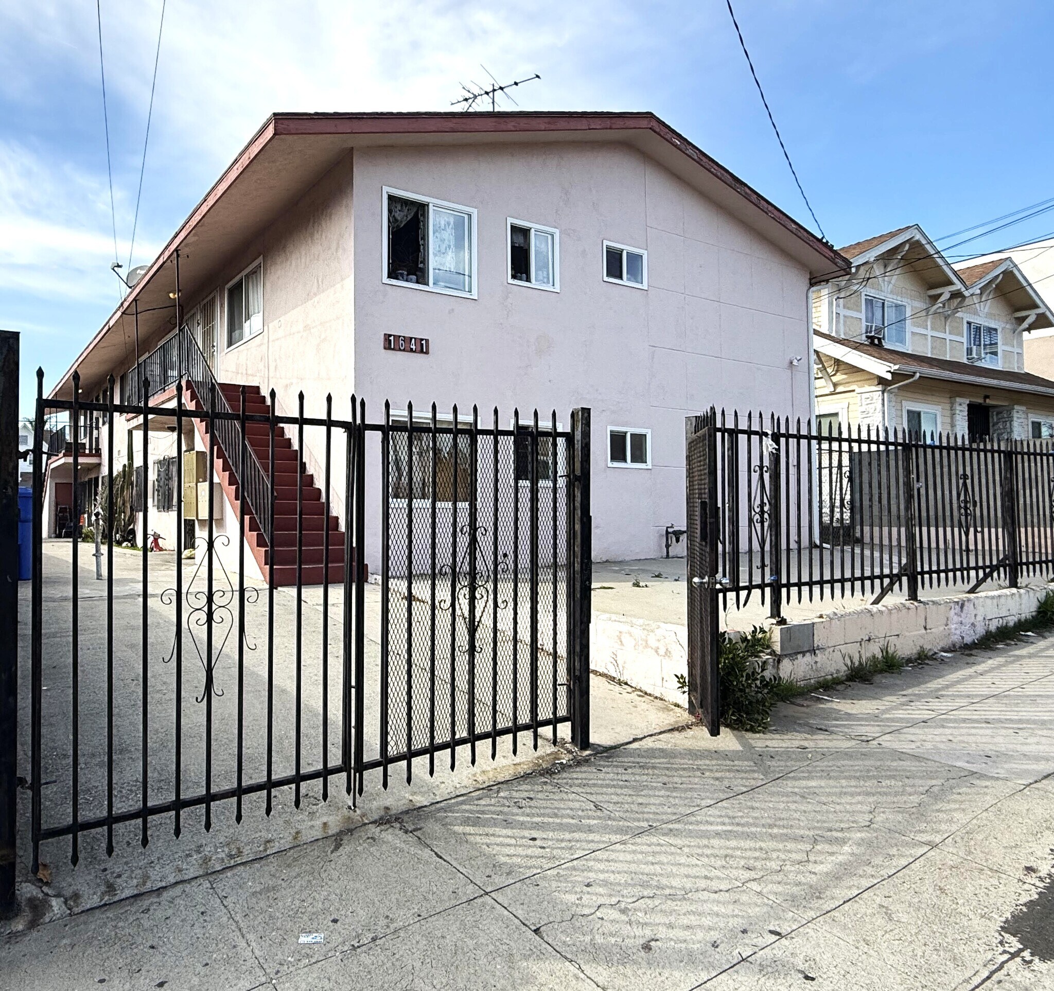 1641 S New Hampshire Ave, Los Angeles, CA à vendre Photo du bâtiment- Image 1 de 11