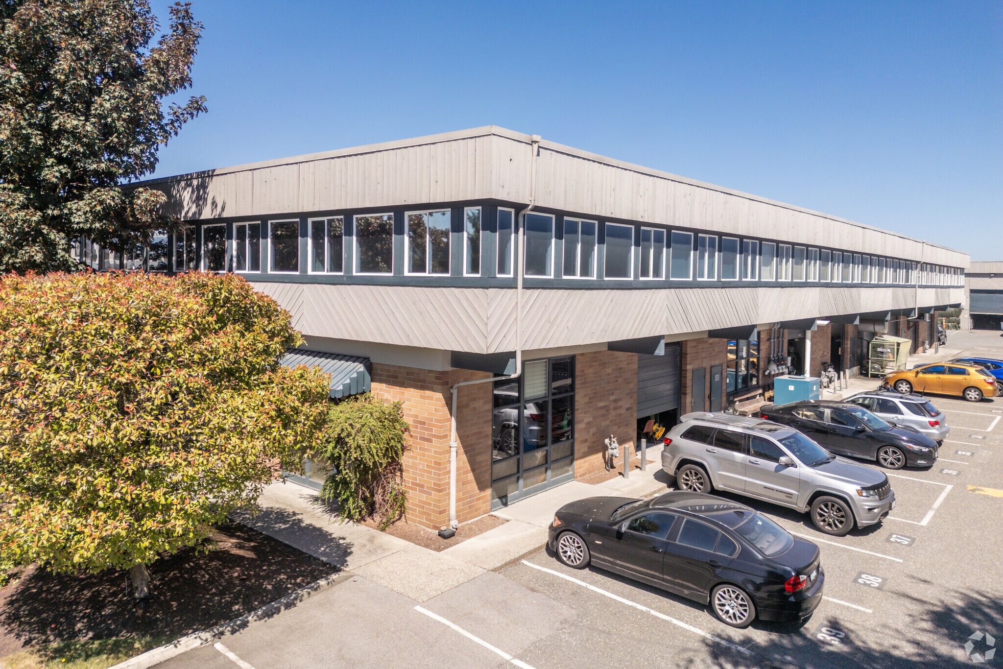 2560 Simpson Rd, Richmond, BC for lease Primary Photo- Image 1 of 4