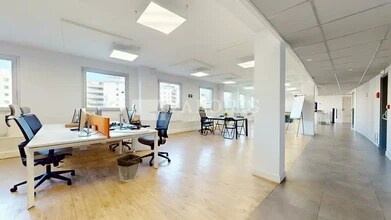 Office in Villeurbanne for lease Interior Photo- Image 2 of 7