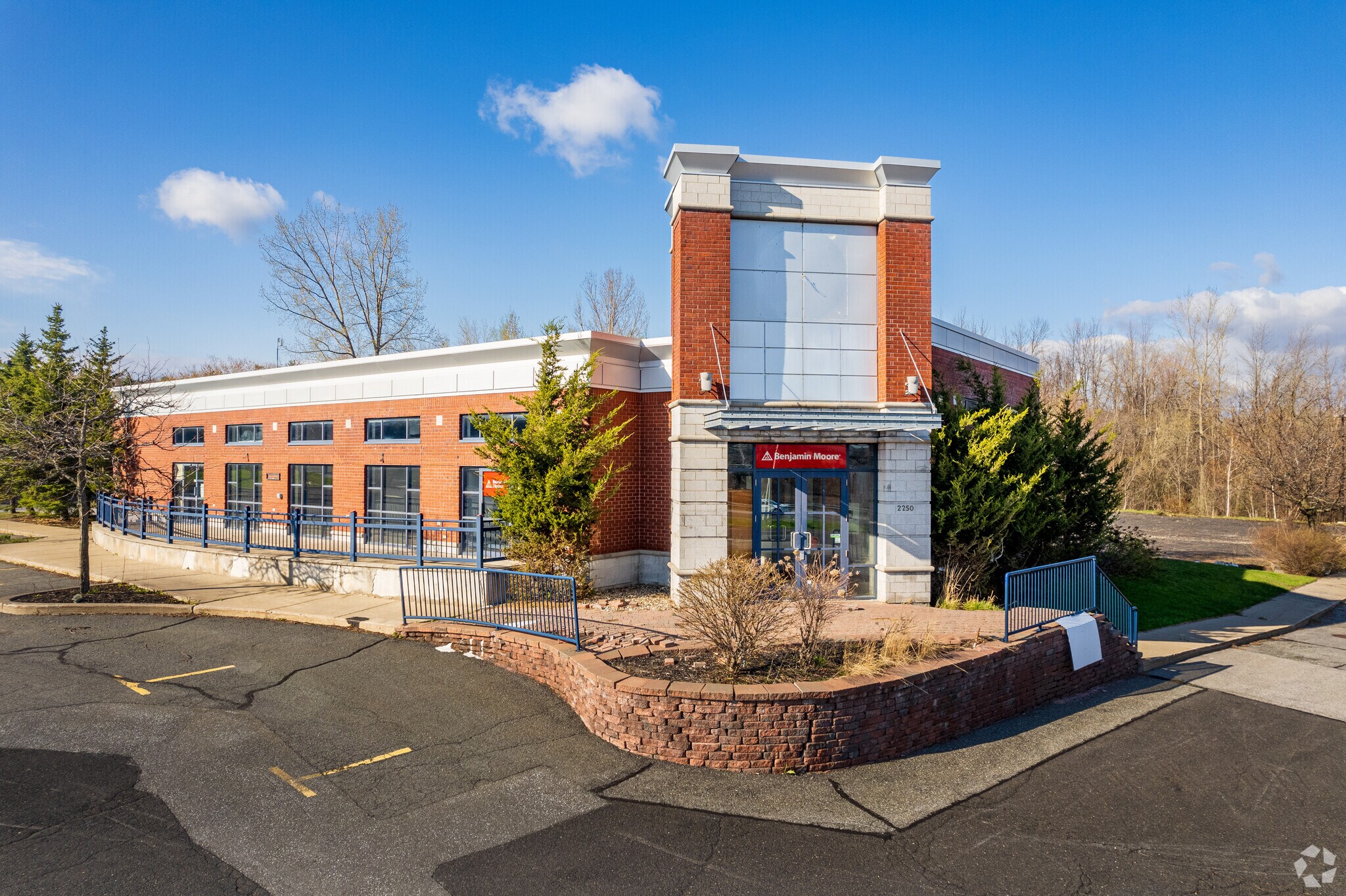 2250 Boul Sir Wilfrid Laurier, St-Bruno-de-Montarville, QC à vendre Photo principale- Image 1 de 1