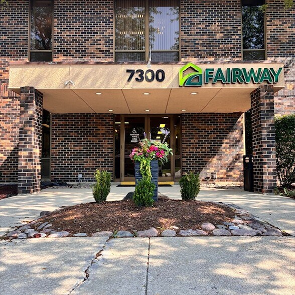 7250 W College Dr, Palos Heights, IL à louer - Photo du bâtiment - Image 1 de 6