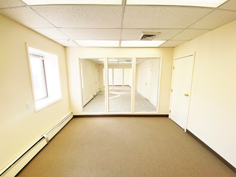 525 Fenimore Rd, Mamaroneck, NY à louer - Photo intérieure - Image 1 de 11