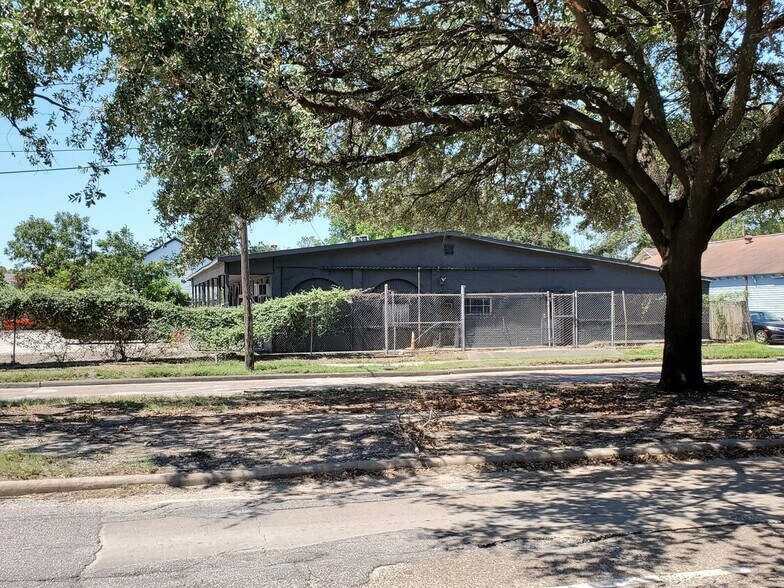 4615 Sherman St, Houston, TX à vendre - Photo du bâtiment - Image 1 de 28