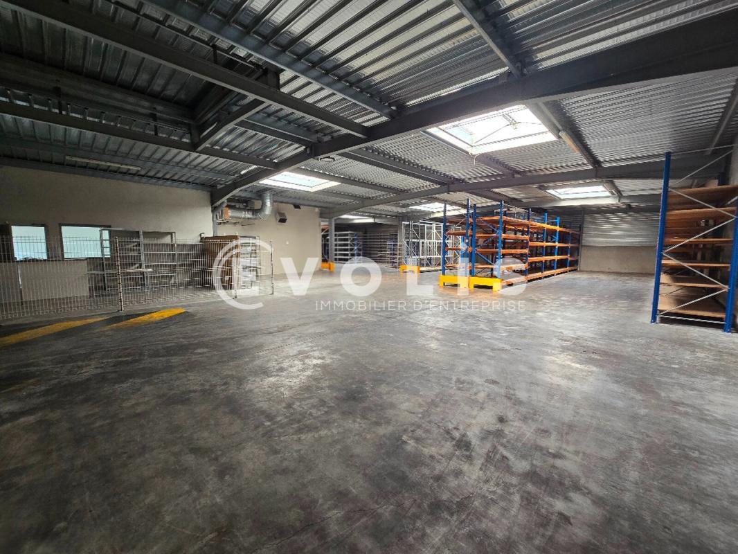 Flex in Chilly Mazarin for lease Building Photo- Image 1 of 16