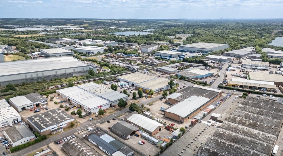 Rye Park Industrial Estate, Hoddesdon for lease - Building Photo - Image 3 of 3