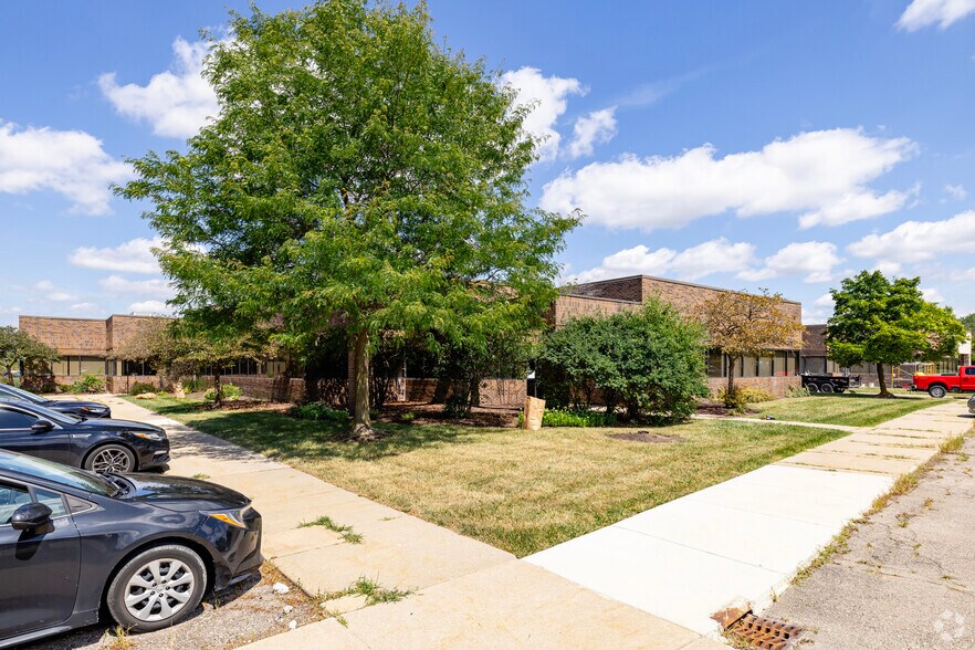 4750 Venture Dr, Ann Arbor, MI à louer - Photo du bâtiment - Image 2 de 4