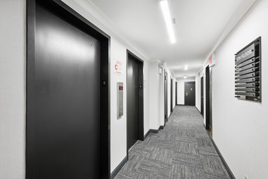 155 E 55th St, New York, NY à louer - Photo intérieure - Image 2 de 3