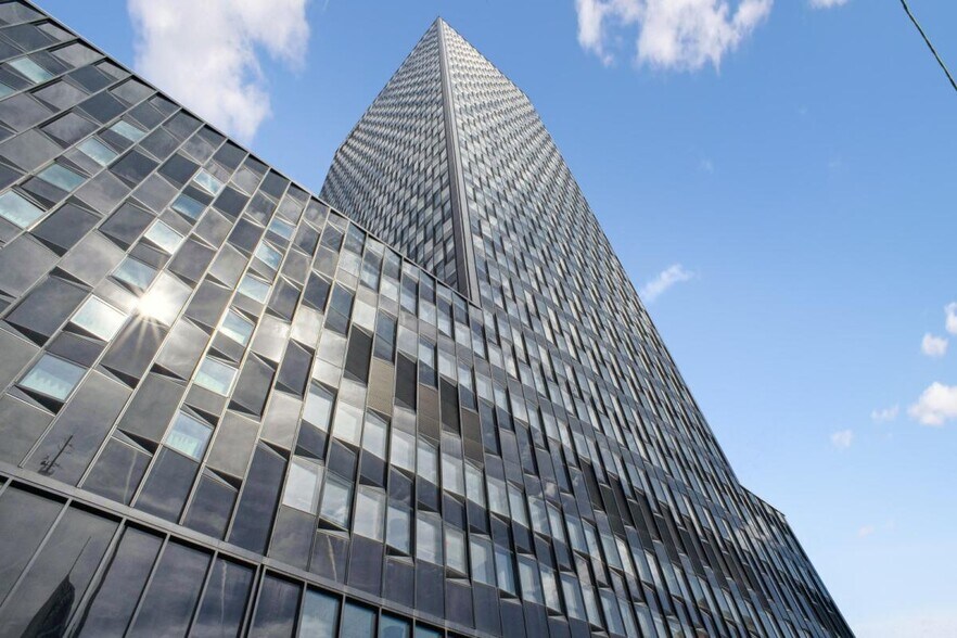 Office in Lyon for lease - Building Photo - Image 3 of 18
