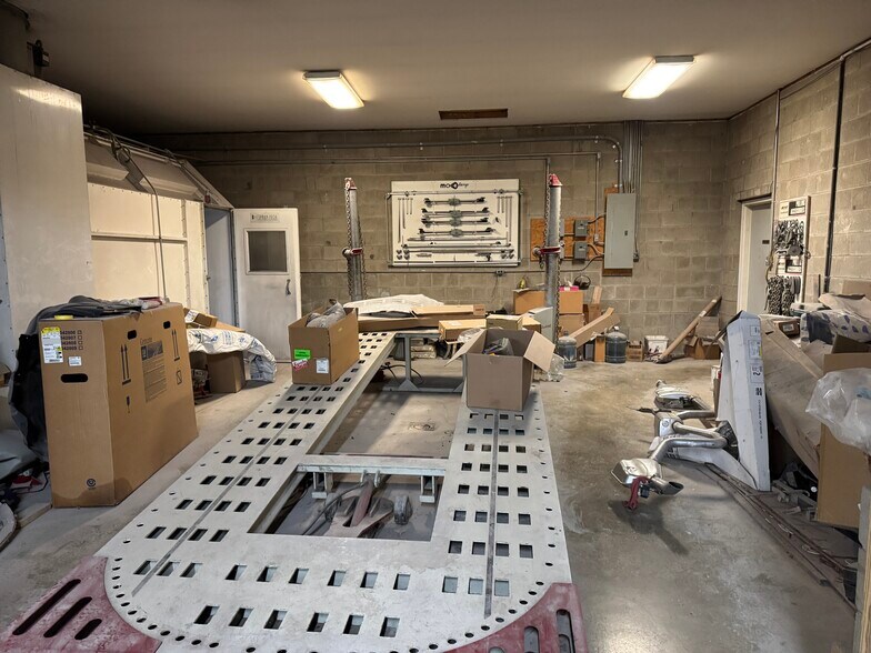 403 Charles St, Sistersville, WV à vendre - Photo du bâtiment - Image 2 de 7