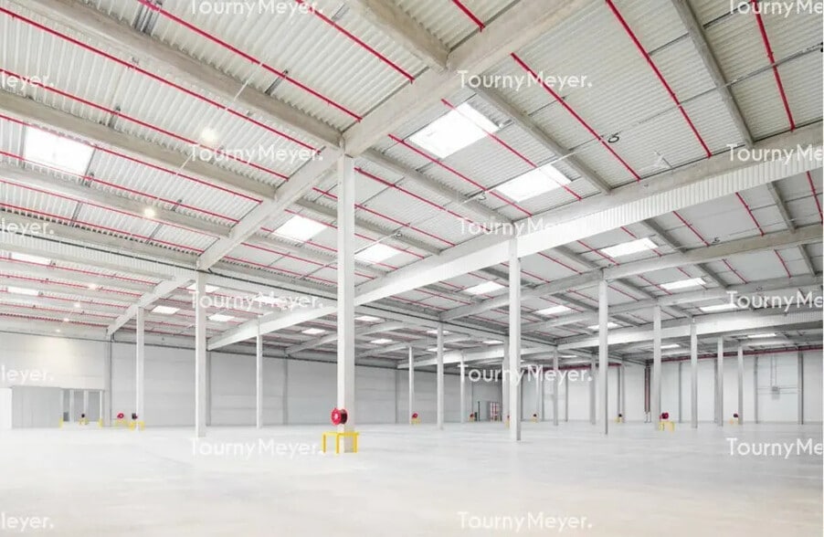 Industrial in Pléchâtel for lease - Building Photo - Image 3 of 3