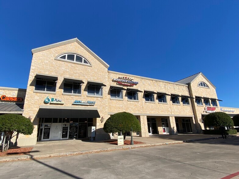 1030 E Highway 377, Granbury, TX à louer - Photo du bâtiment - Image 1 de 6