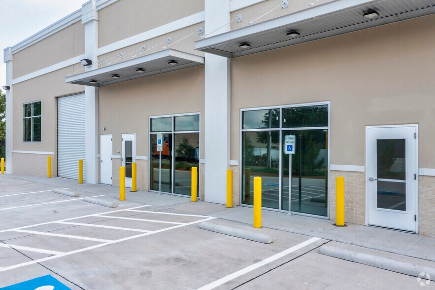 809 W Stephens St, Arlington, TX à louer - Photo du bâtiment - Image 3 de 5