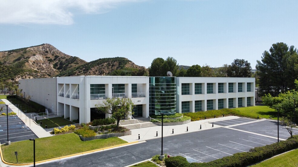 2674 Westhills Ct, Simi Valley, CA à louer - Aérien - Image 2 de 13