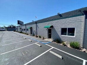 5835-5841 Mission Gorge Rd, San Diego, CA for lease Interior Photo- Image 2 of 6