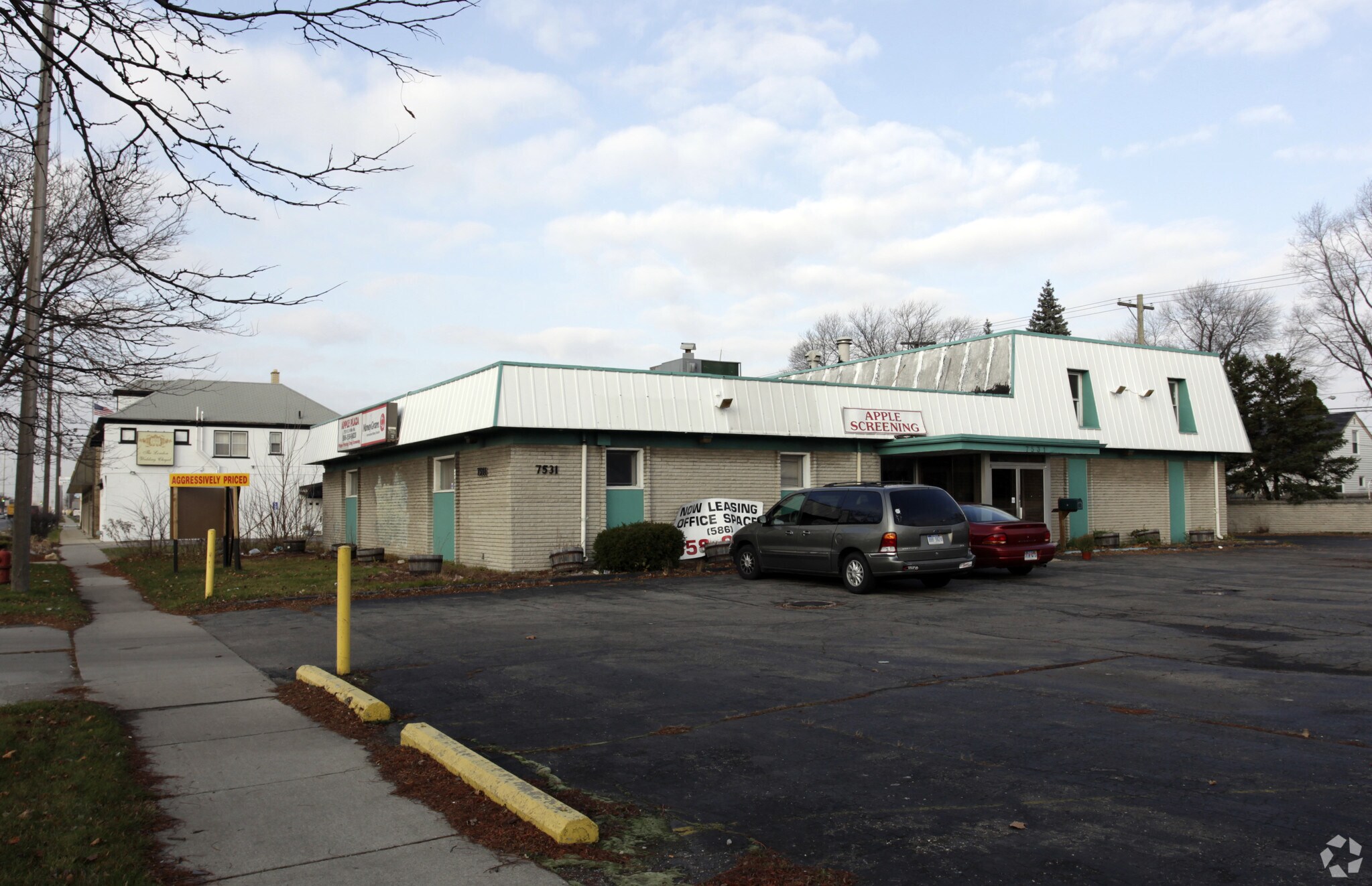 7531 E Eight Mile Rd, Warren, MI à vendre Photo principale- Image 1 de 6