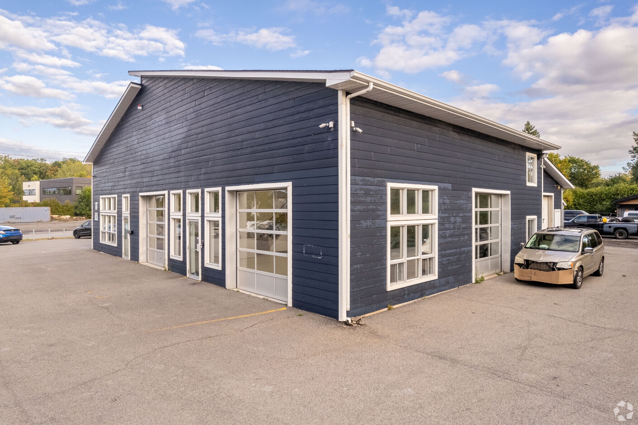 4300 Boul Dagenais O, Laval, QC for sale Primary Photo- Image 1 of 1