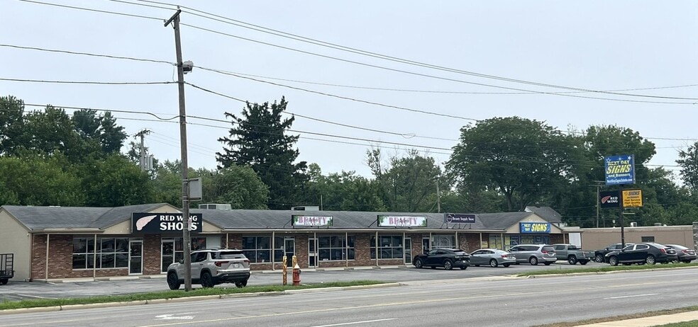 2112-2138 N Reynolds Rd, Toledo, OH for sale - Building Photo - Image 2 of 5