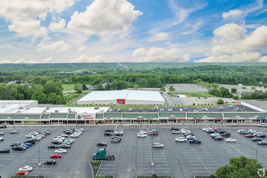 7791-7825 Waynetowne Blvd, Dayton, OH à louer - Photo du bâtiment - Image 3 de 21