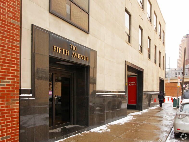 710 Fifth Ave, Pittsburgh, PA à vendre - Photo du bâtiment - Image 3 de 13