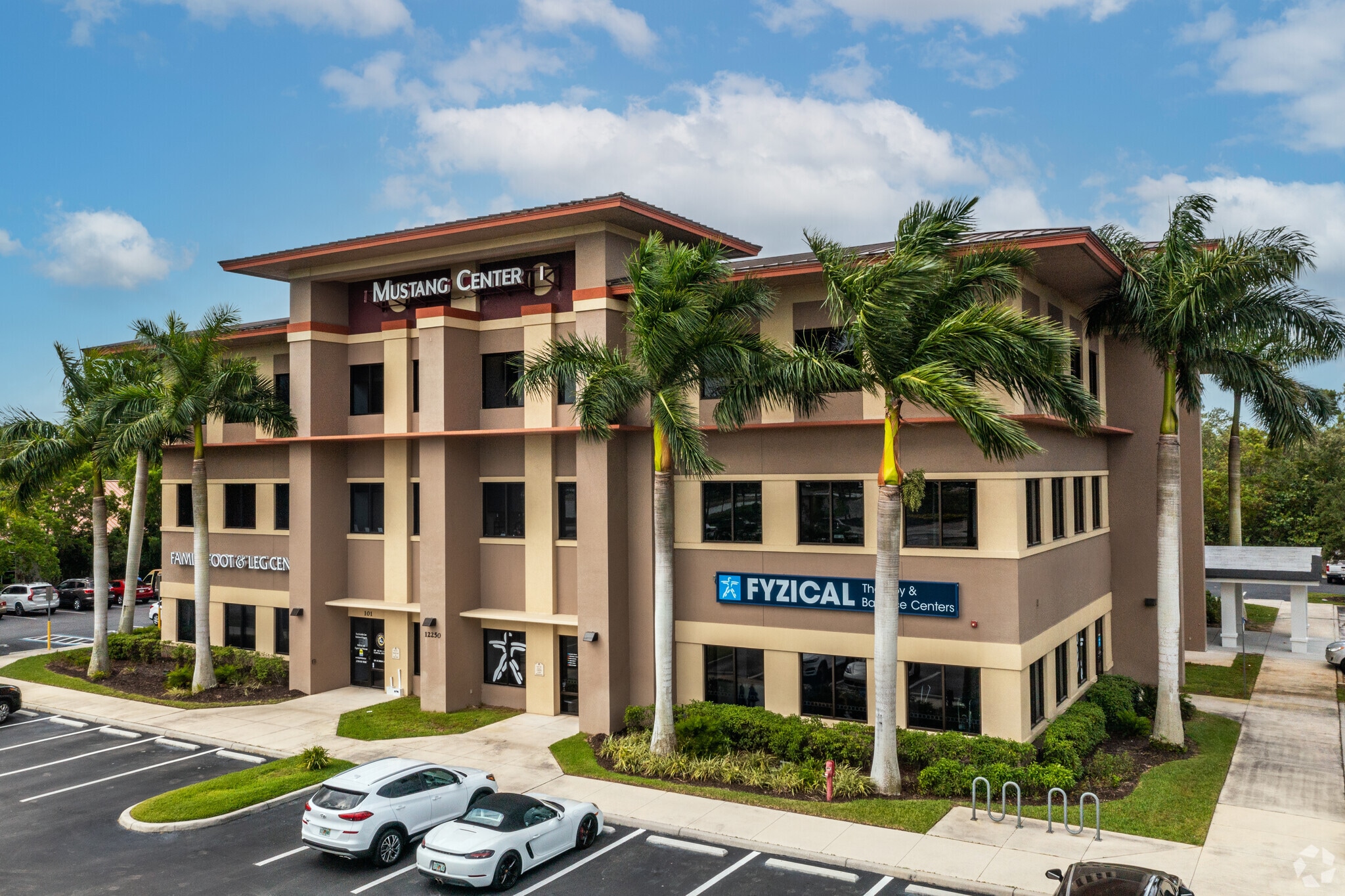 12250 E Tamiami Trl, Naples, FL à louer Photo principale- Image 1 de 11