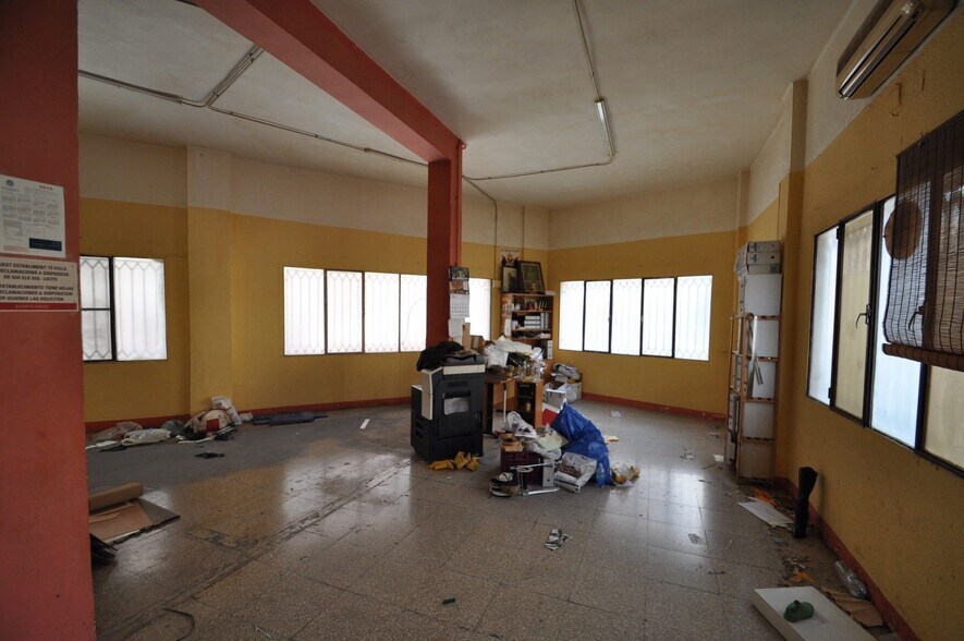 Commerce de détail dans Petrer à vendre - Photo du bâtiment - Image 2 de 9