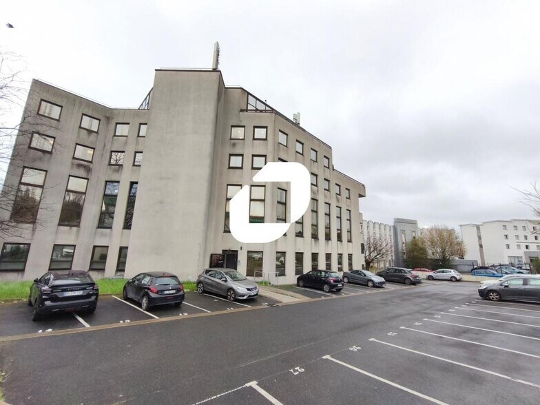 5 Rue De Lisbonne, Rosny-sous-Bois à louer - Photo du bâtiment - Image 1 de 4