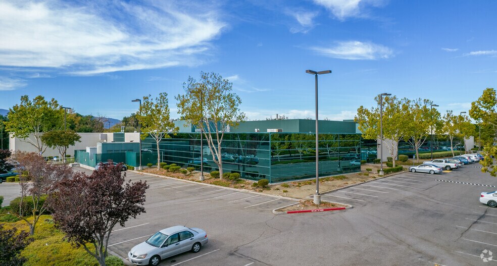 5521 Hellyer Ave, San Jose, CA à louer - Photo du bâtiment - Image 2 de 5