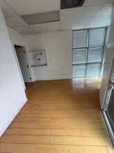 966 S Western Ave, Los Angeles, CA for lease Interior Photo- Image 2 of 6