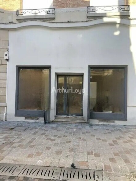 Retail in Reims for lease - Building Photo - Image 2 of 8