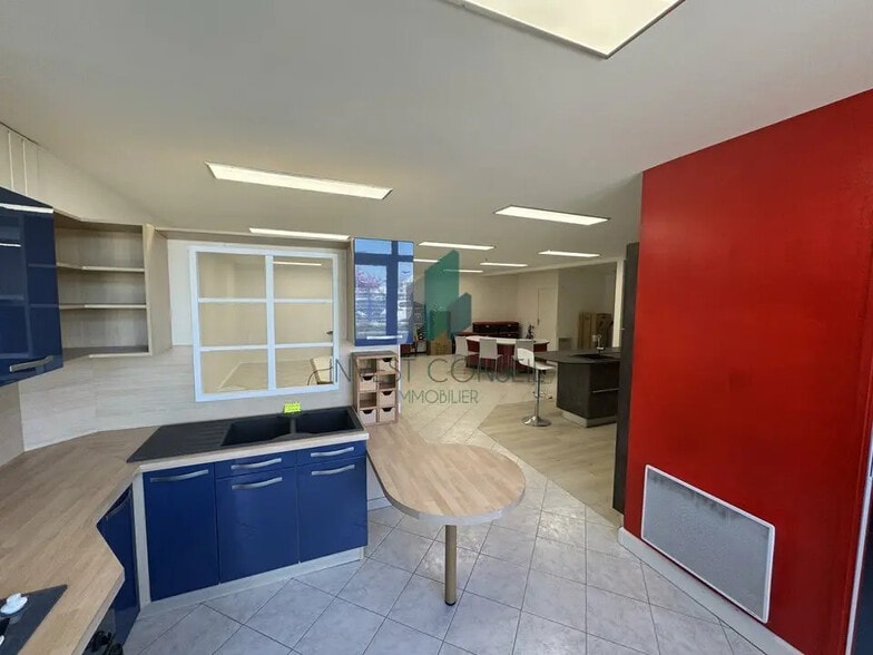 Retail in Conflans-Sainte-Honorine for lease - Building Photo - Image 2 of 17