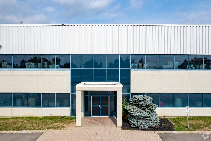 5 Paget Rd, Brampton, ON for lease - Building Photo - Image 3 of 4