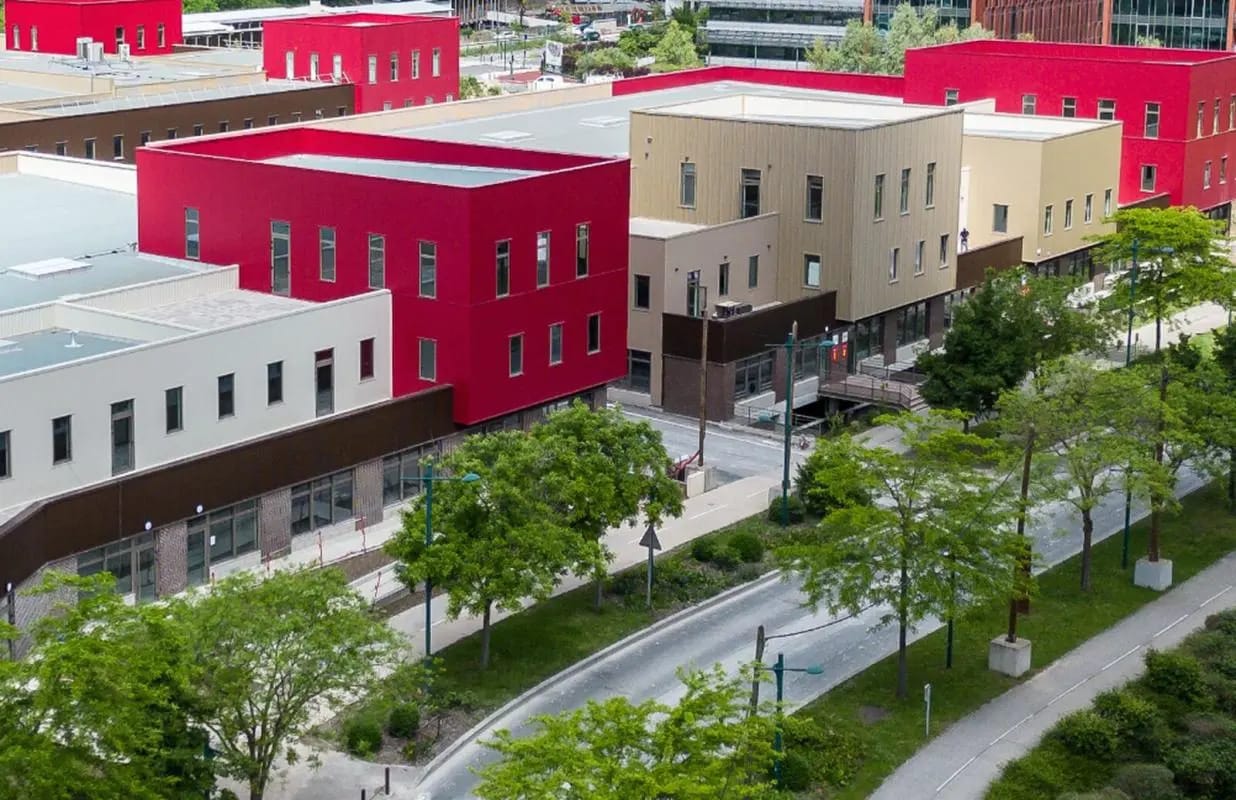 Flex in Gennevilliers for sale Building Photo- Image 1 of 6