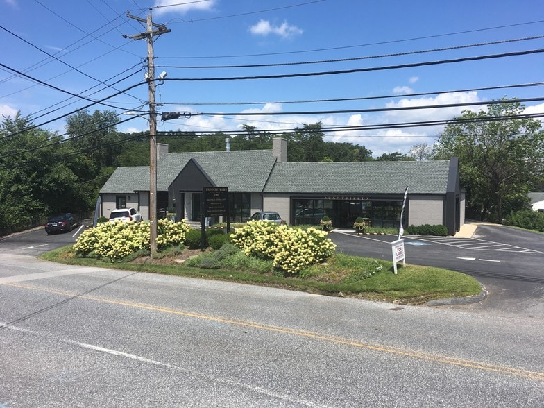 6305 Falls Rd, Baltimore, MD for lease - Building Photo - Image 2 of 3