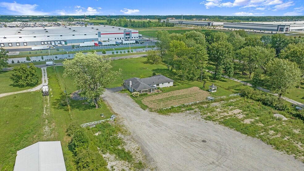 2710 N 700 W, Greenfield, IN à vendre - Photo du bâtiment - Image 2 de 17