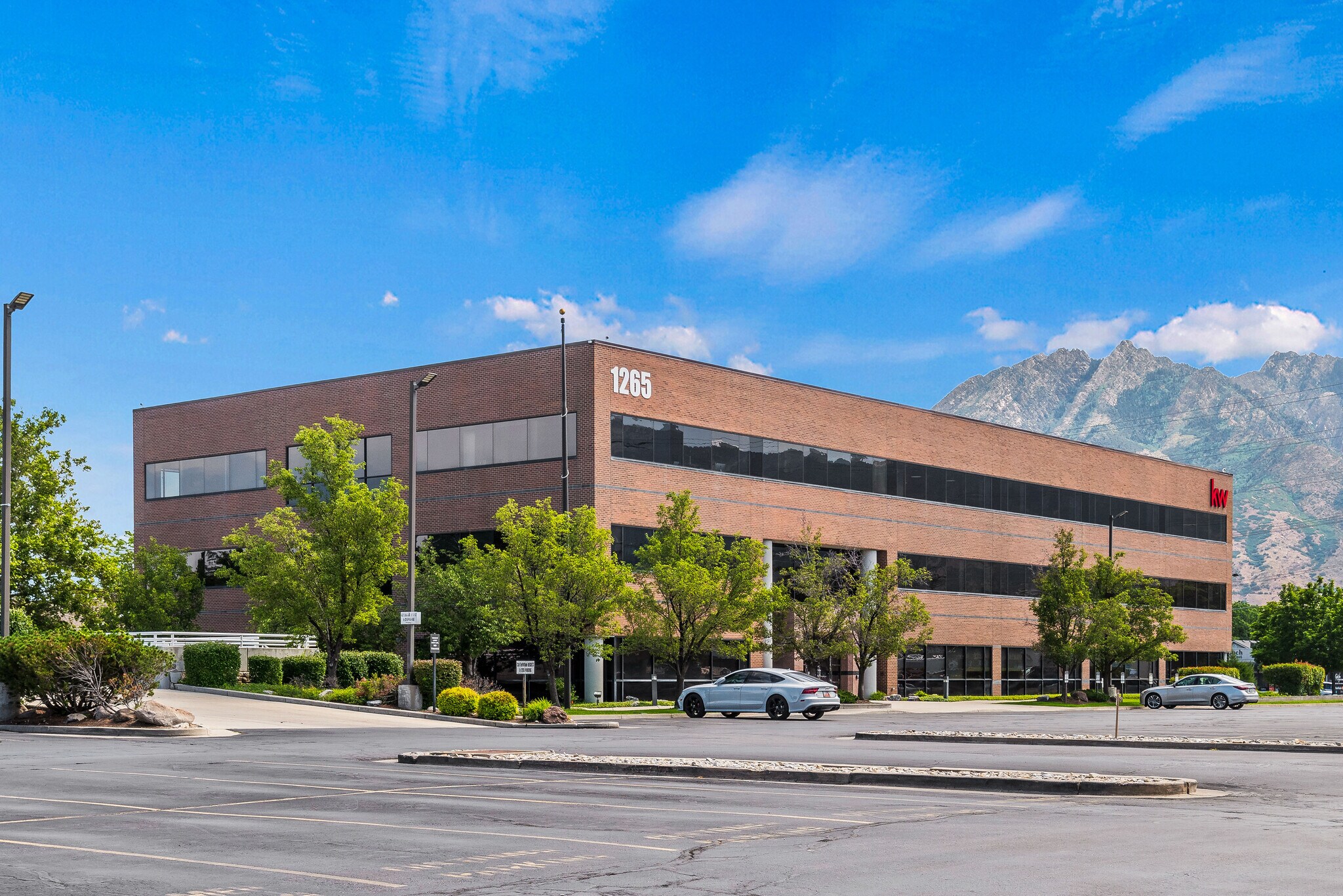1225 E Fort Union Blvd, Cottonwood Heights, UT for lease Building Photo- Image 1 of 8