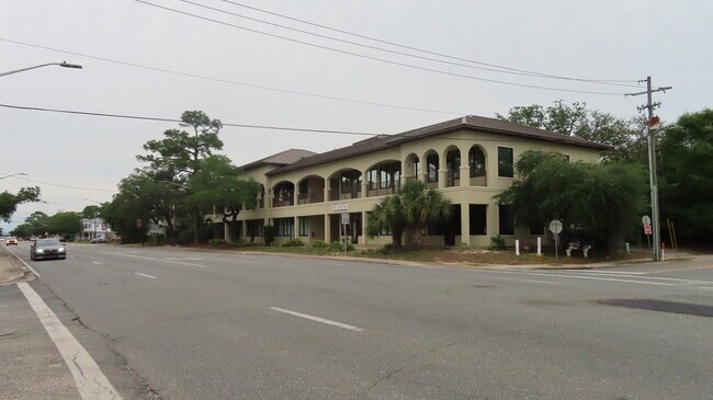 Plus de détails pour 139 Beal Pky SE, Fort Walton Beach, FL - Bureau à louer