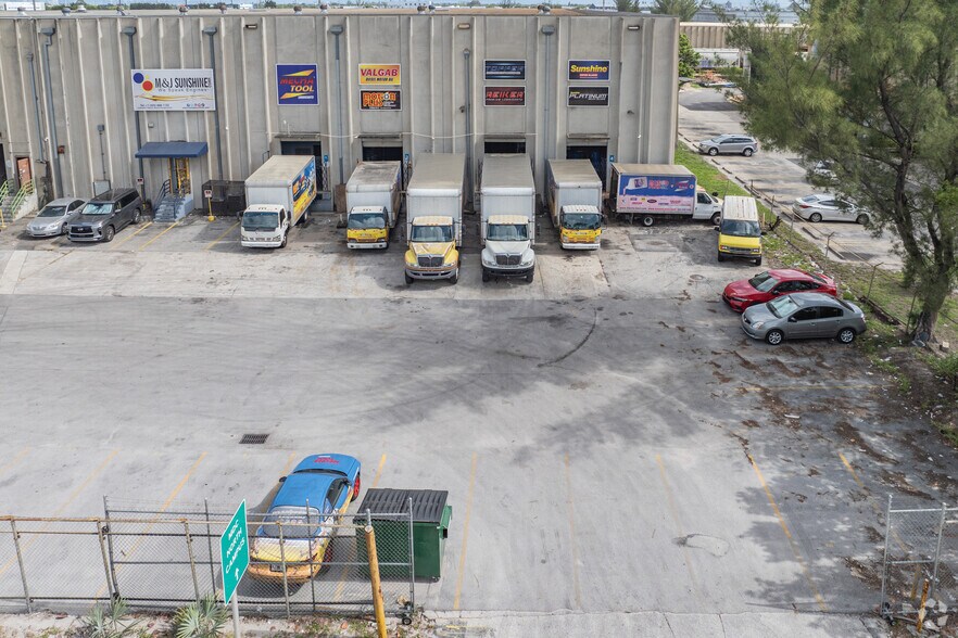 3200 NW 119th St, Miami, FL à louer - Photo du bâtiment - Image 2 de 5