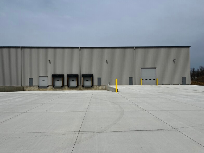 5 Sandstone way, Dunbar, PA for lease - Building Photo - Image 3 of 26