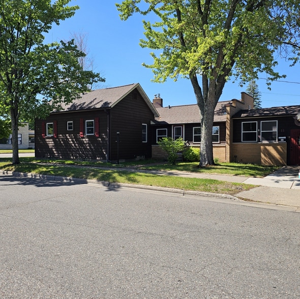 504 S Pelham St, Rhinelander, WI for sale - Primary Photo - Image 2 of 11