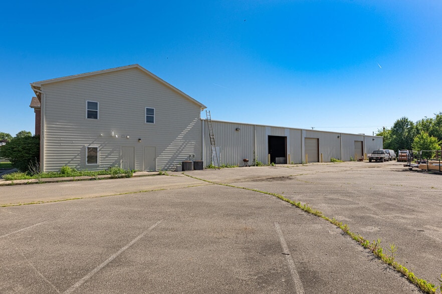 7340 Bridgewater Rd, Dayton, OH for lease - Building Photo - Image 3 of 30