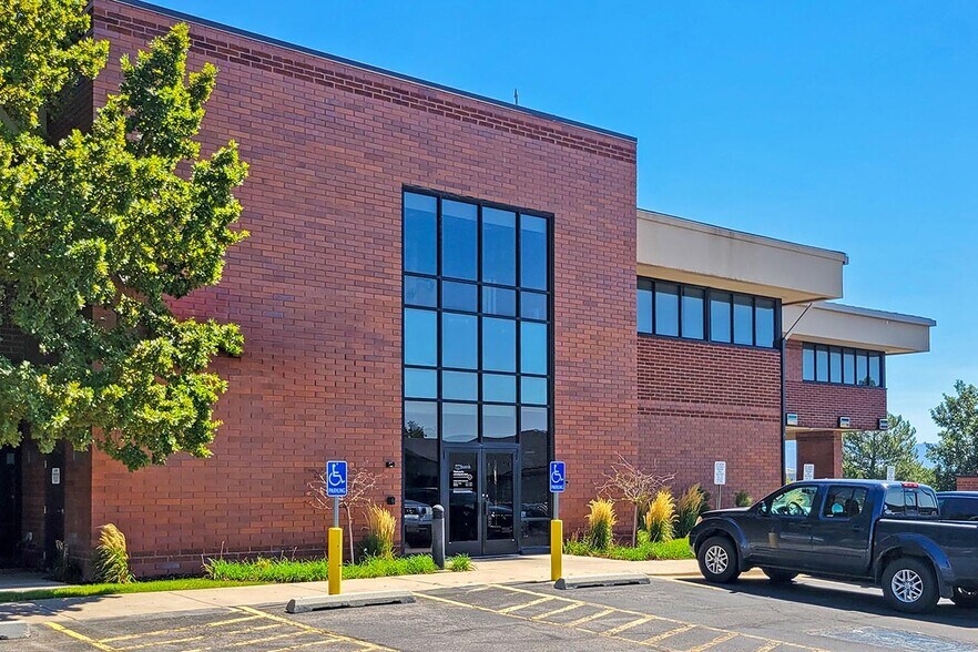 849 W Hill Field Rd, Layton, UT à vendre - Photo du bâtiment - Image 1 de 1