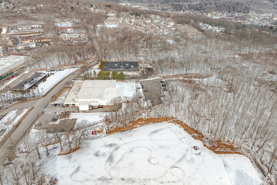 266 Brookside Rd, Waterbury, CT for lease - Building Photo - Image 2 of 3