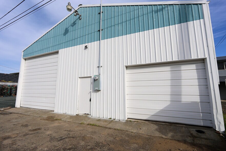 63355 Charleston Rd, Coos Bay, OR à vendre - Photo du bâtiment - Image 2 de 39