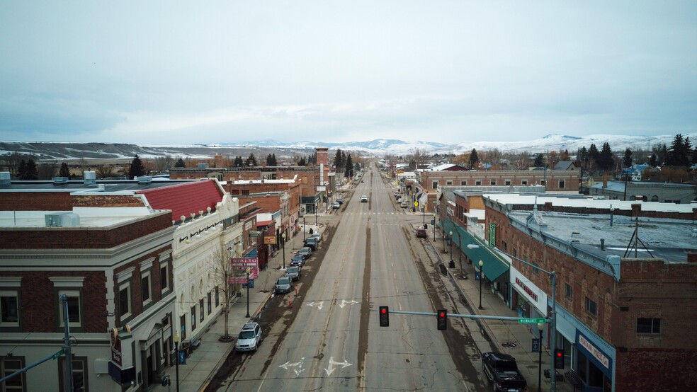 220 Main St, Deer Lodge, MT for sale - Primary Photo - Image 1 of 30