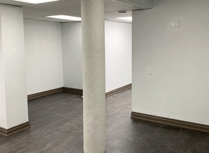 1263 St Clair Ave W, Toronto, ON à louer Photo intérieure- Image 2 de 4