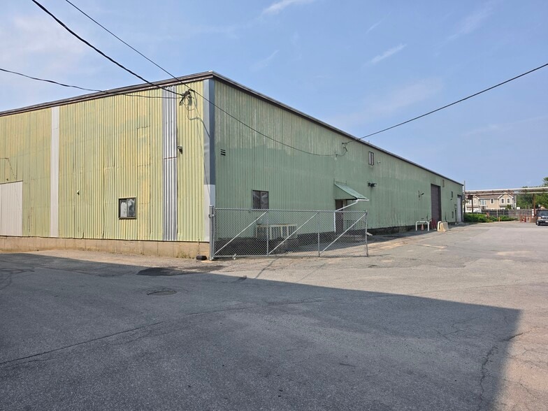 160-168 Stevens St, Fall River, MA for lease - Building Photo - Image 1 of 11