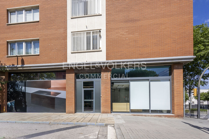 Immeuble residentiel dans Sant Just Desvern, Barcelona à vendre - Photo du bâtiment - Image 2 de 2